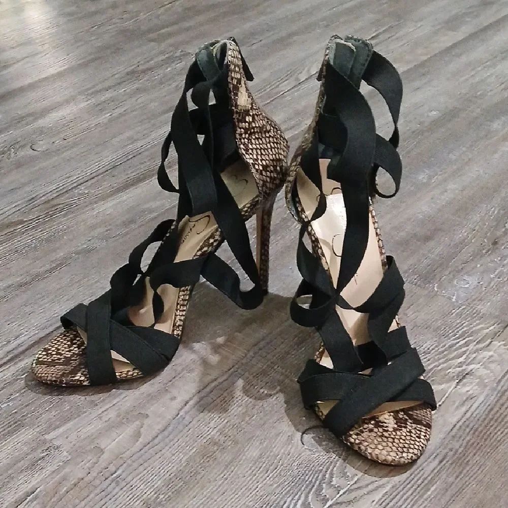 Jessica Simpson JYRA snakeskin print strappy 4.5" heels Sz 7.5 EUC worn once